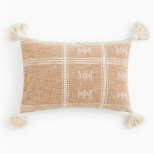 BRAND NEW!!!!  H&M HOME - TASSELED CUSHION COVER